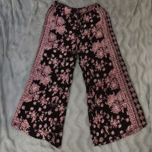 Flowy wide leg capris
